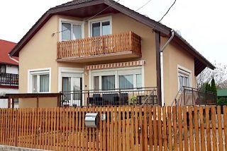Évi Nyaralóház Balatonlelle