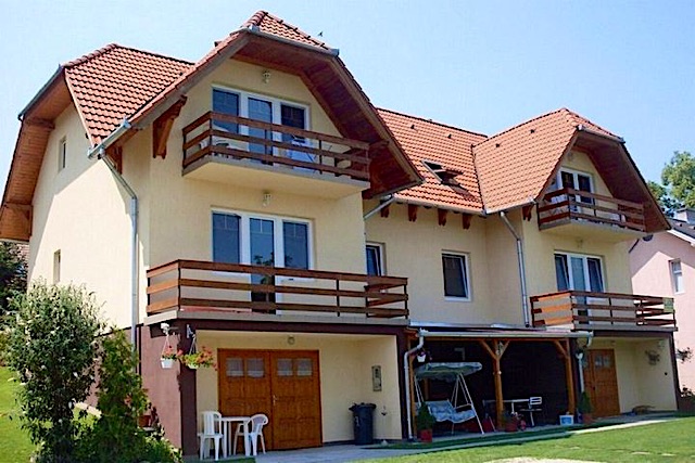 Lala Apartmanok 28907 Balatonboglár