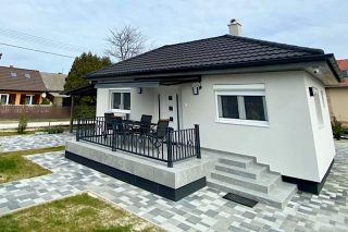 Zazo Apartmanház Zamárdi