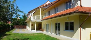 Villon Apartmanház Balatonlelle