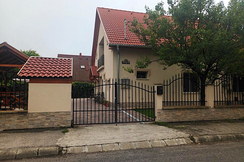 Napsugár Apartmanház 66949 Balatonlelle