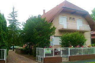 Pávics Apartmanház Balatonboglár