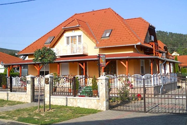 Napsugár Vendégház Vonyarcvashegy