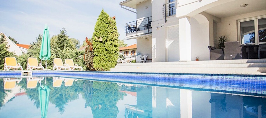 Komáromi Apartmanház Balatonlelle