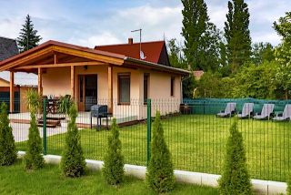 Hullám Nyaralóház Balatonmáriafürdő