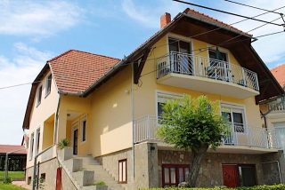 Lenke Apartmanház Balatonlelle