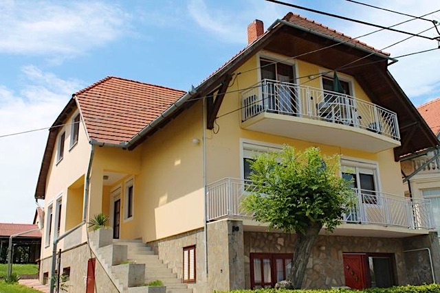 Lenke Apartmanház Balatonlelle