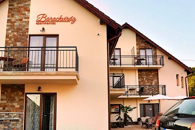 Barackvirág Apartmanház Tihany