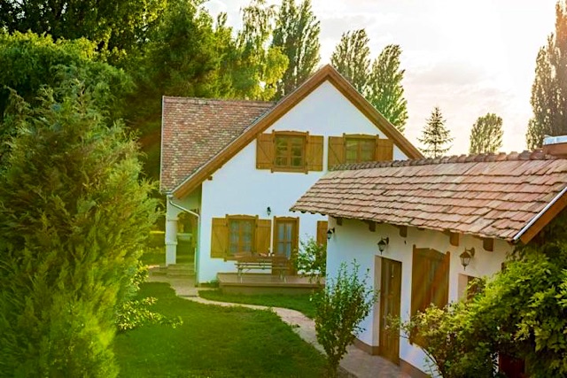 Hajnalka Apartman Badacsonytomaj