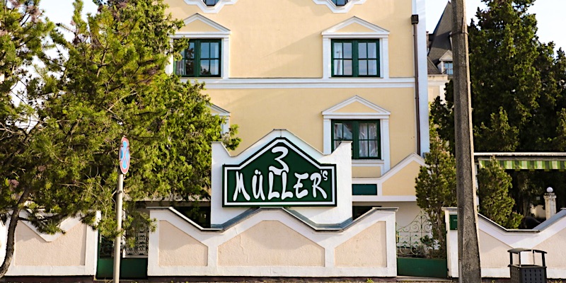 Müllers 3 Panzió Siófok