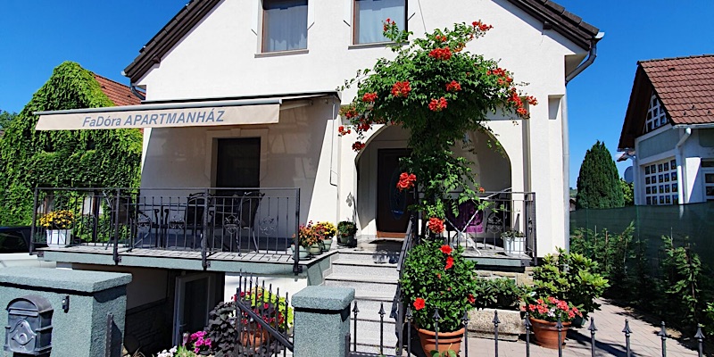 FaDóra Apartmanház Tihany