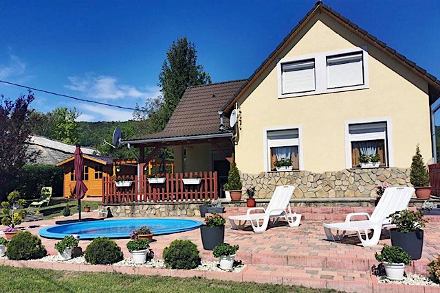 Hegyalja Apartmanház Balatongyörök