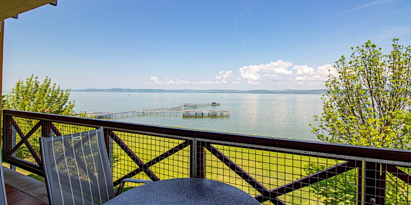 Közvetlen Vízparti Apartman Balatonőszöd