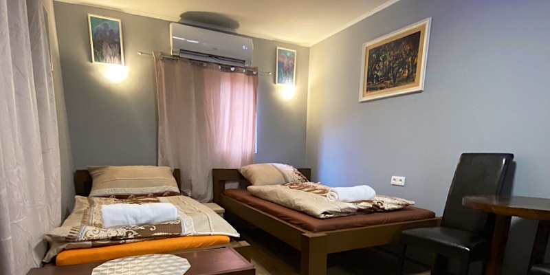 Babér Apartmanház Balatonakarattya