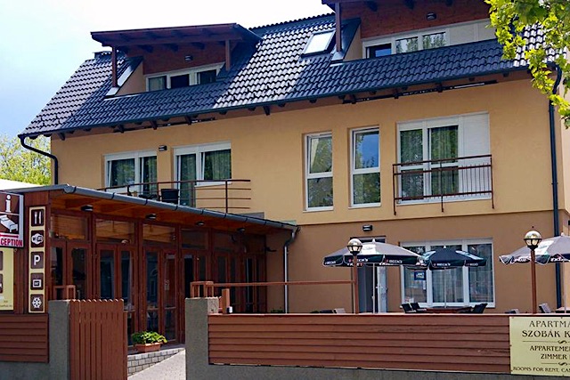 Ádám Apartmanház Siófok