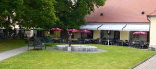Párizsi Udvar Panzió és Étterem Keszthely