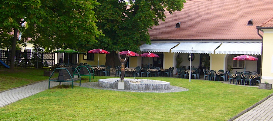 Párizsi Udvar Panzió és Étterem Keszthely