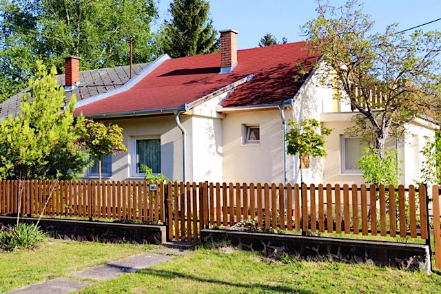 BMF Nyaraló Balatonmáriafürdő