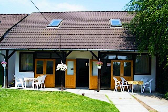 Yachtparty Apartmanház 18633 Balatonboglár