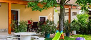 Balatoni Grill Terasz Vendégház Balatonkeresztúr