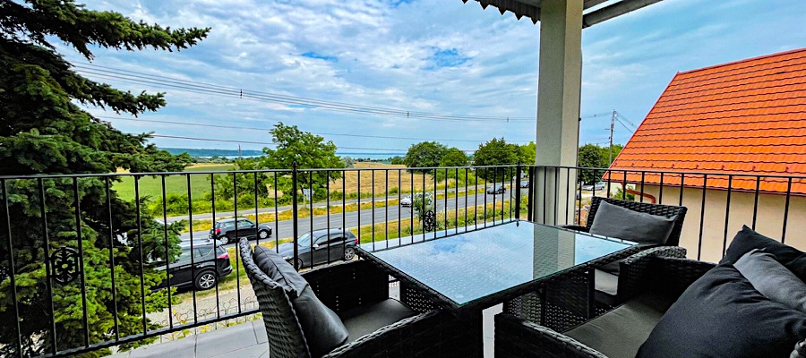 Pine&Chill Apartments Balatonalmádi