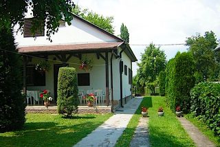 Rózsa Nyaralóház Balatonboglár