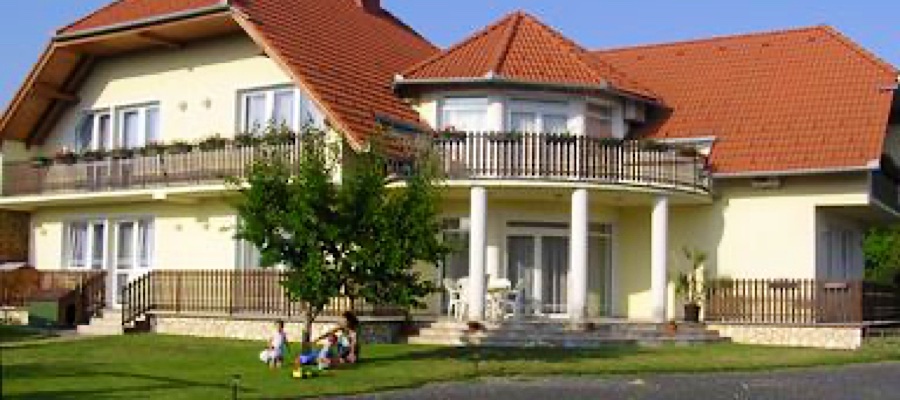 Szalóky Apartmanház Gyenesdiás