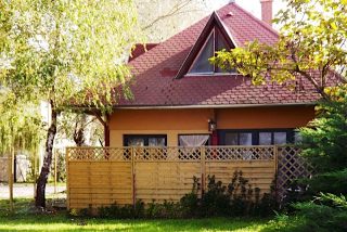 Nap-Hal Vízparti Ház Balatonszárszó