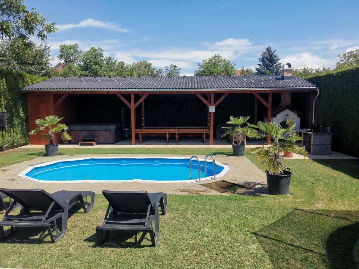 Beáta Apartman 19753 Balatonboglár