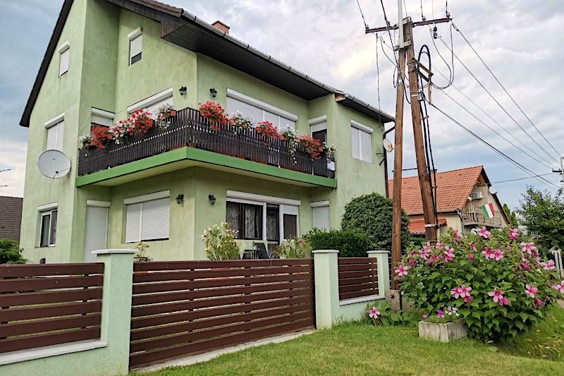 Sanyi Apartmanház Balatonboglár